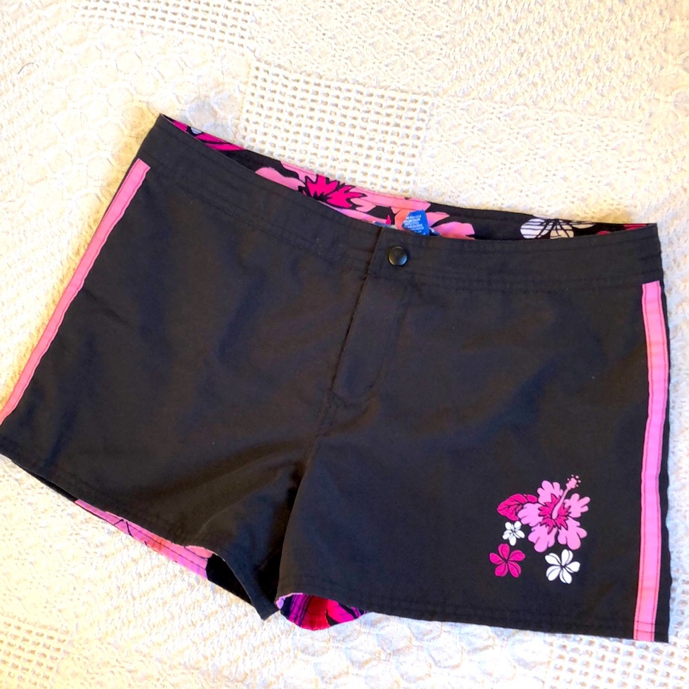 OP reversible broad shorts size 9 (jr)